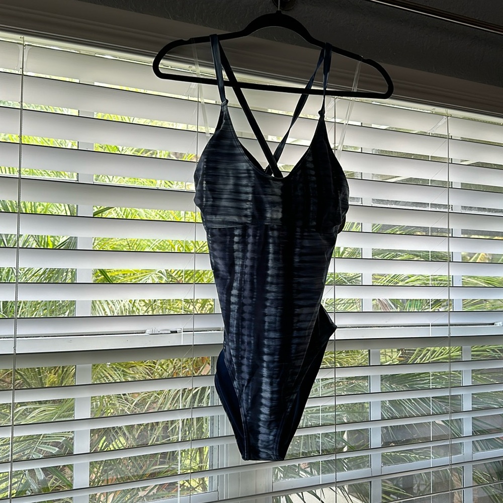 BNWT prana swimsuit size large 38D